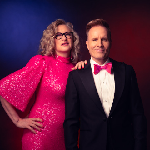 Katja Ståhl ja Mikko Kekäläinen jatkavat Tangomarkkinoiden Laulukilpailun finaalin juontajina. Kuva: Jukka Lintinen/Yle.