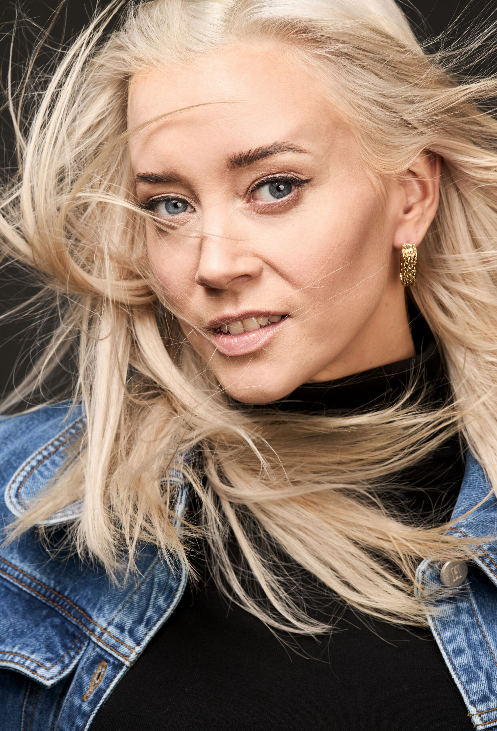Sofia Virta S h kk n Virossa Todellinen Katseiden Vangitsija Hymy sofia-virta-s-h-kk-n-virossa-todellinen-katseiden-vangitsija-hymy